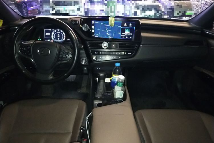 Used Lexus ES 2024 200 Premium Edition Center Console