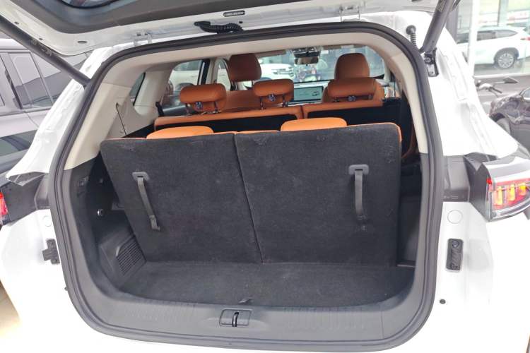 Used JETOUR Shanhai L7 2024 1.5T 120 km MAX 7-Seater Trunk