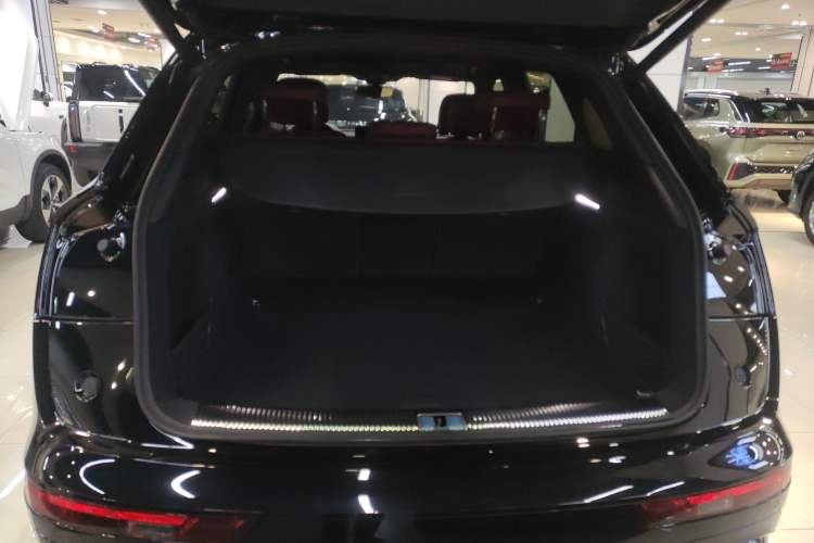 Used Audi Q5L 2025 quattro 45th Anniversary Edition 45 TFSI Luxury Dynamic Model