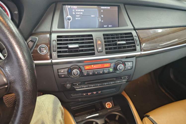 Used BMW X6 2011 xDrive35i Audio And AC Panel