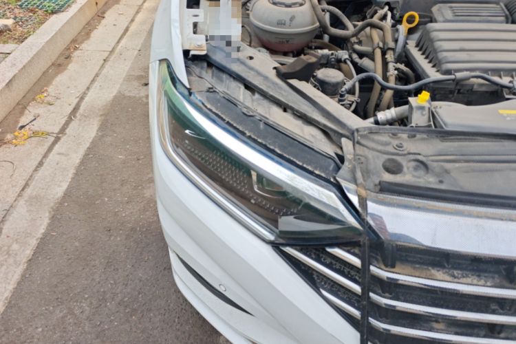 Used Volkswagen Sagitar 2020 200TSI DSG Comfort Version China VI Standard Right Front Headlight