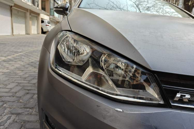 Used Volkswagen Golf 2017 1.6L Automatic Comfort Million-Vehicle Anniversary Edition
