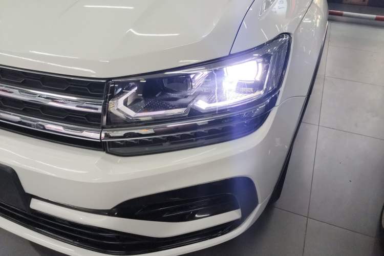 Used Volkswagen Tharu 2019 280TSI Two-Wheel Drive R-Line China V Standard Left Front Headlight
