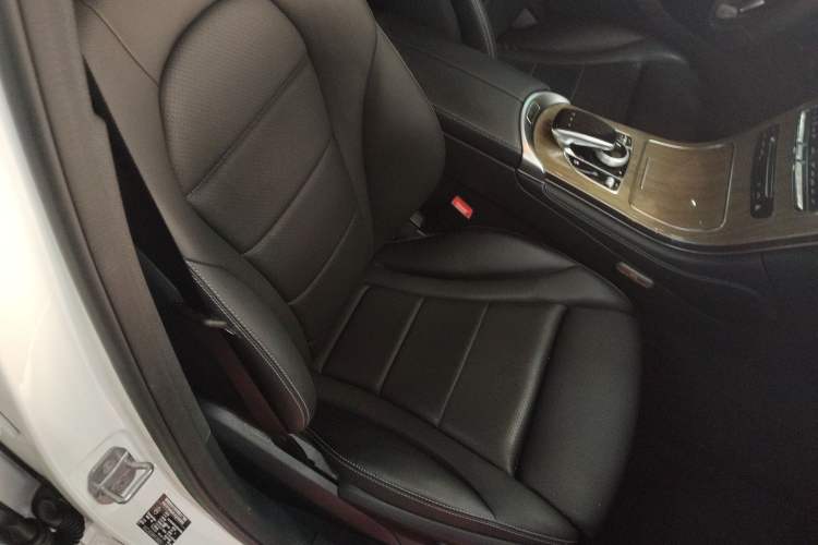 Used Mercedes-Benz GLC Coupe 2017 GLC 260 4MATIC Coupe SUV Right Front Seat