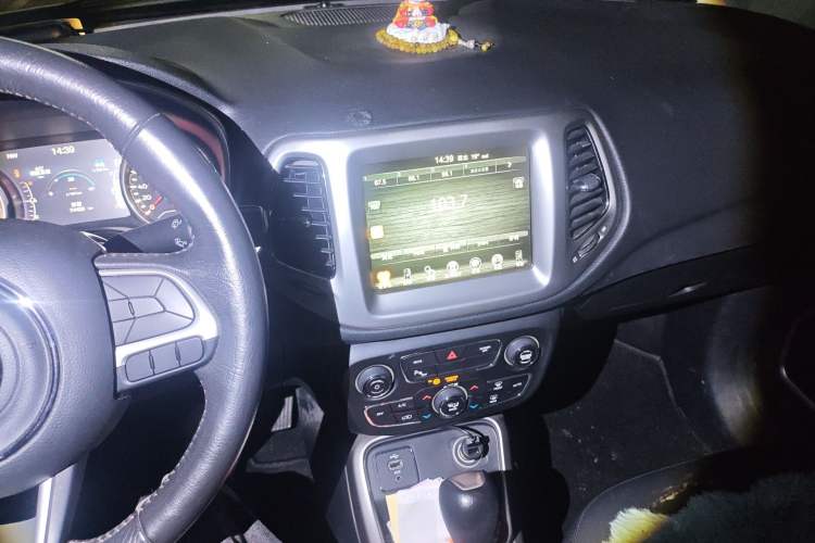 Used Jeep Compass 2017 200T Automatic Family Edition
