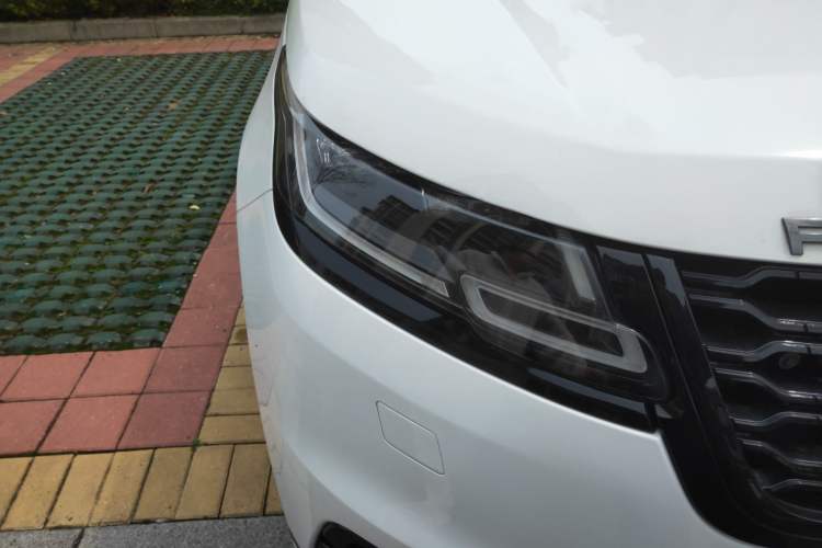 Used Land Rover Range Velar 2019 250 PS R-DYNAMIC S
