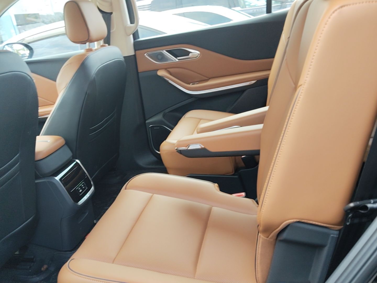 Hongqi HS7 PHEV 2025 Model 2.0T PHEV Four-Wheel Drive 2 Million Units Commemorative Edition 6-Seater — снимка 20