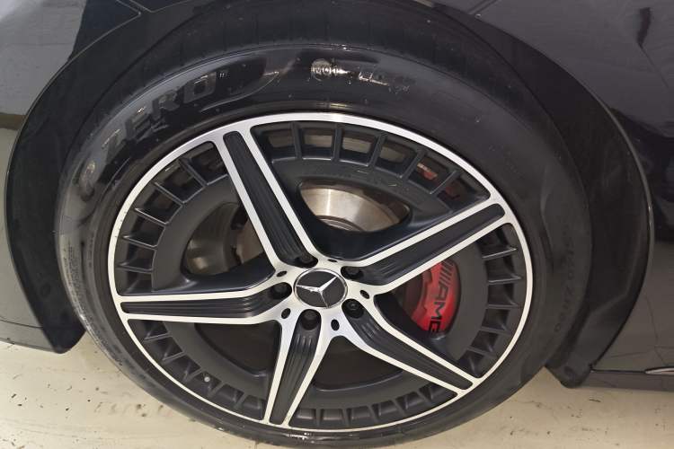 Used Mercedes-Benz EQE AMG 2023 AMG EQE 53 4MATIC+ Left Front Wheel Hub