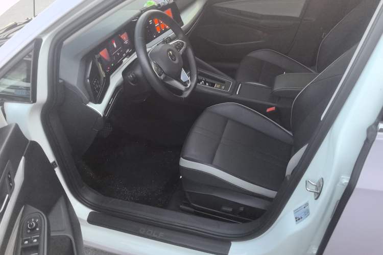 Used Volkswagen Golf 2023 280TSI DSG Pro Driver Seat