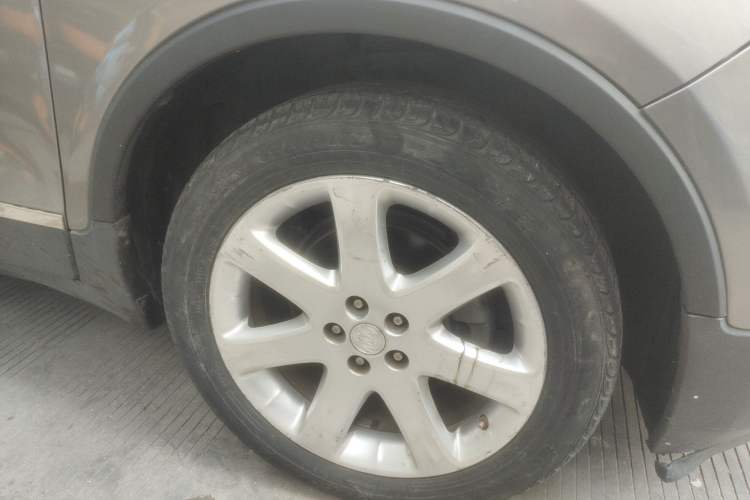 Used Buick Encore 2013 1.4T Automatic Two-Wheel Drive Elite Model Right Front Wheel Hub