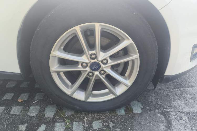 Used Ford Focus 2015 Hatchback 1.6L Automatic Fashion Edition