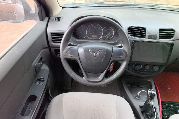 Used Wuling Hongguang 2015 1.5L S Basic Version China V Standard