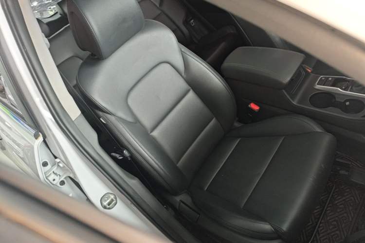 Used Hyundai Tucson 2015 1.6T Dual-Clutch Two-Wheel-Drive Smart Model Right Front Seat