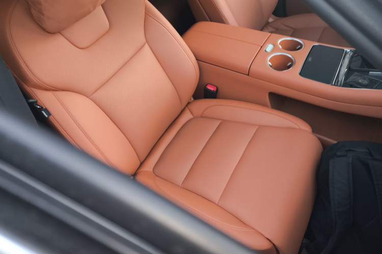 Used Hima AITO M5 2025 Extended-Range Ultra Rear-Wheel-Drive Version Right Front Seat