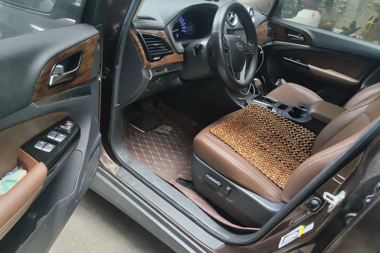 Used BYD S7 2015 2.0T Automatic Prestige Model Driver Seat