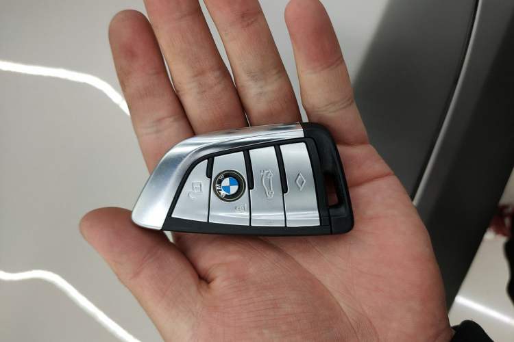 Used BMW 5 Series 2021 525Li Luxury Package Vehicle Key