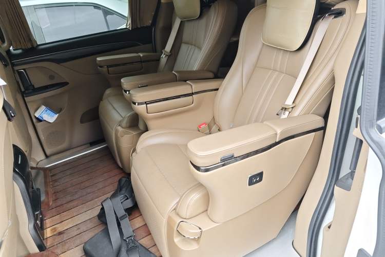 Used Buick GL8 2021 ES Land Cruiser 653T Luxury Edition