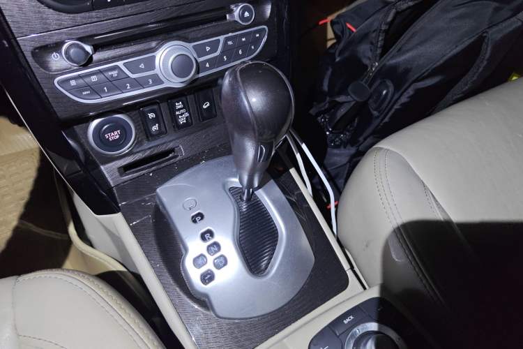 Used Renault Koleos 2012 2.5L 4x4 Comfort Edition with Navigation