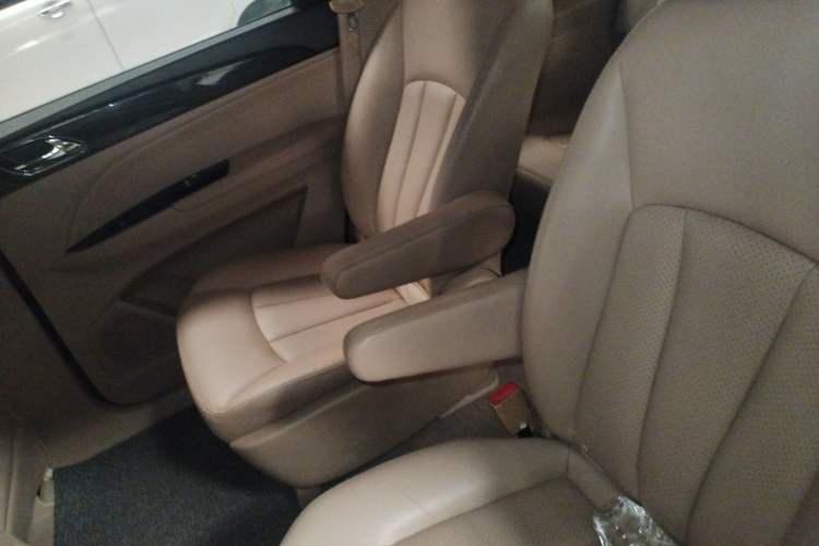 Used Baojun 730 2016 1.8L iAMT Comfort Version 7 Seats Left Rear Seat