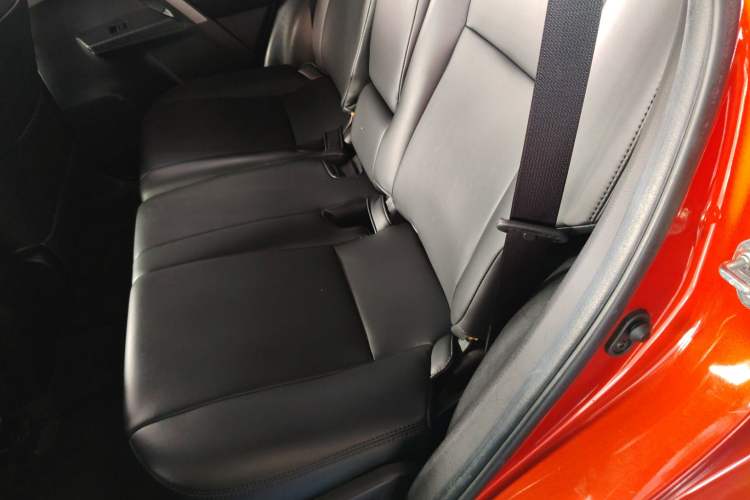 Used Toyota RAV4 2015 2.0L CVT Two-Wheel Drive Fashion Edition
