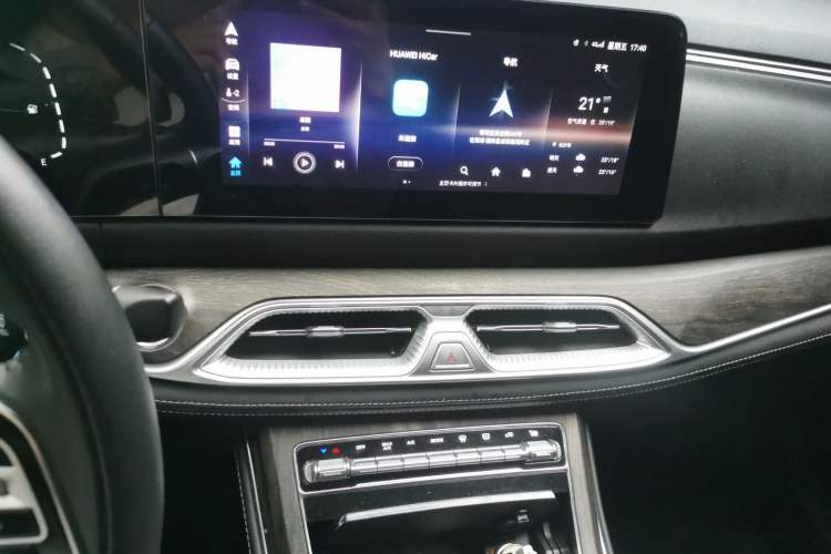 Used Landian E5 2024 Honor Edition 100KM Deluxe 7-Seater Audio And AC Panel