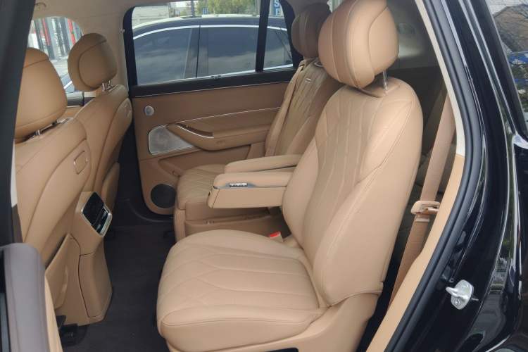 Used Hima AITO M8 2025 Extended-Range Ultra Version 53.4 kWh 6-Seater Edition Left Rear Seat