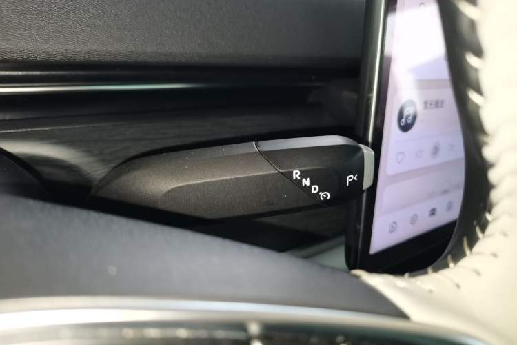 Used CHANGAN NEVO A07 2025 Blue Whale Range-Extending Model 140 Elite Version Gear Lever