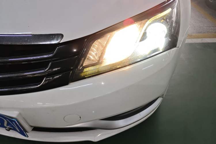 Used Geely Auto Emgrand 2016 Sedan 1.5L CVT Upward Version Left Front Headlight
