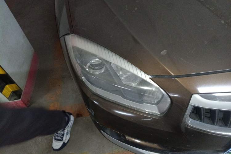 Used Brilliance V5 2016 1.5T Automatic Two-Wheel Drive Smart Version Right Front Headlight