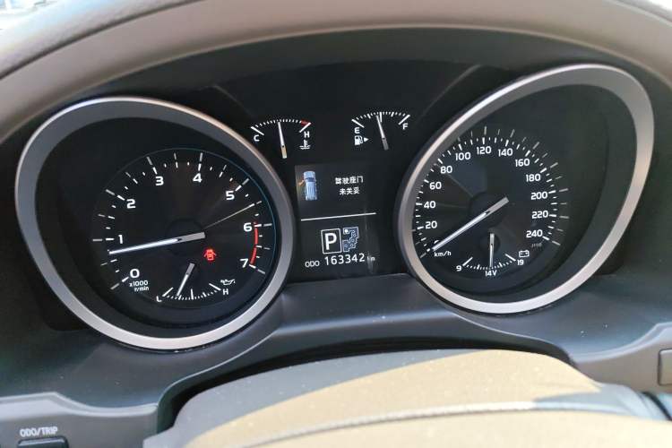 Used Toyota Land Cruiser 2012 4.6L Automatic VX-R
