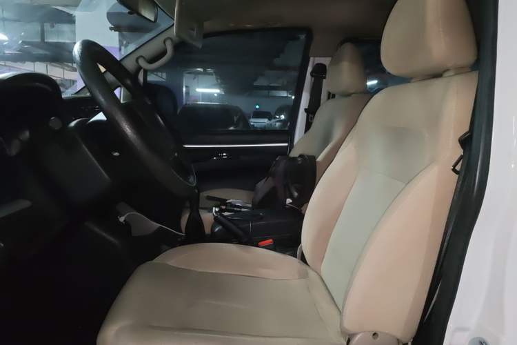 Used FORTHING Lingzhi 2023 M5L 1.6L Base Model 7 Seats