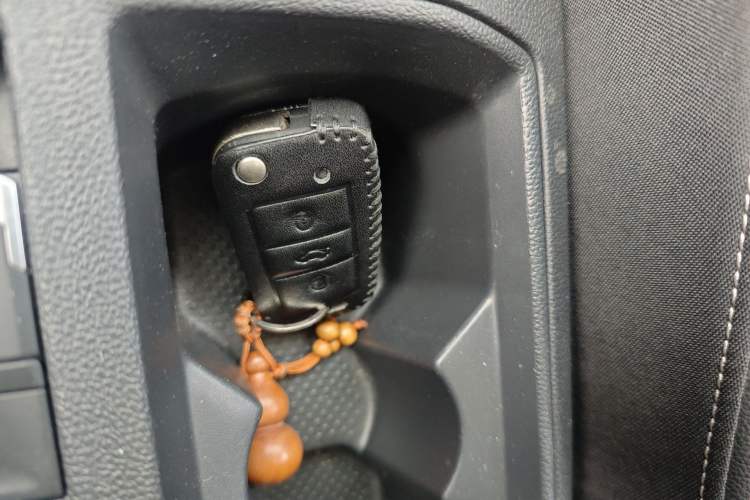 Used Volkswagen T-ROC 2021 280TSI DSG Two-Wheel Drive Comfort Connect Edition
