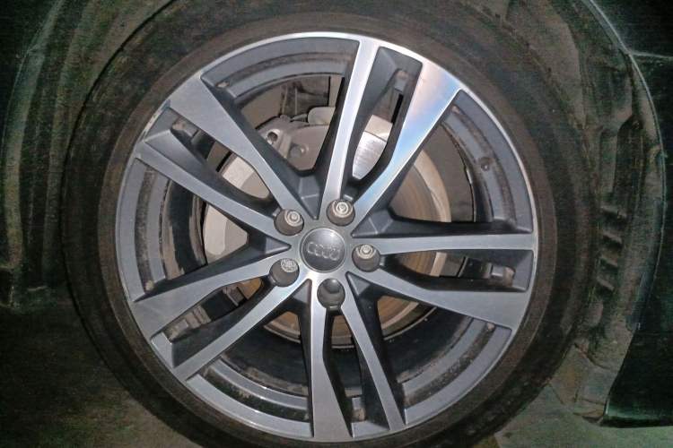 Used Audi A6L 2019 40 TFSI Luxury Dynamic Model Right Front Wheel Hub