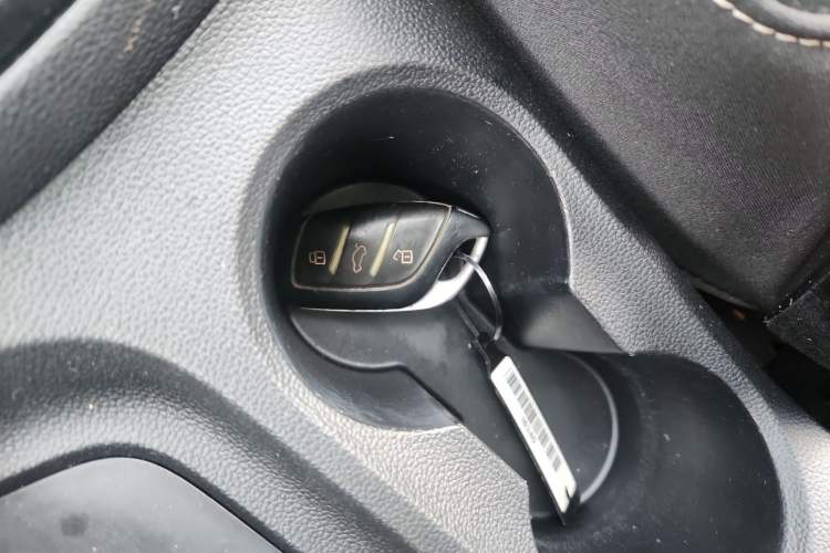 Used Roewe i5 2020 1.5L Manual 4G Connect Leehao Flagship Edition
