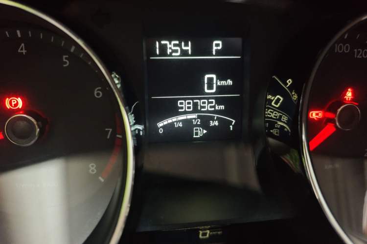 Used Volkswagen Bora 2014 1.6L Automatic Comfort Model Odometer Close Up