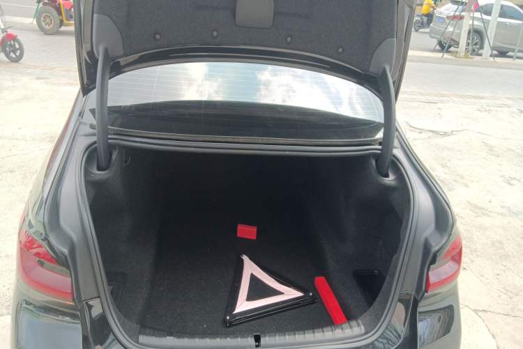 Used BMW 5 Series 2021 Facelifted 530Li Leading Edition M Sport Package
