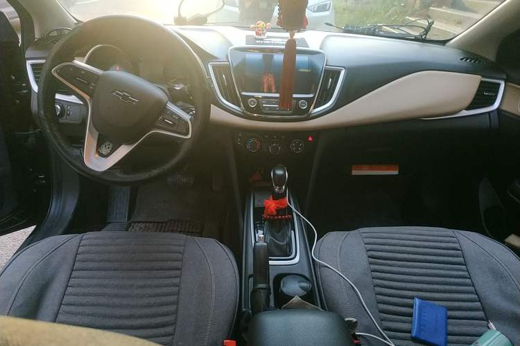 Used Chevrolet Monza 2022 320 Automatic Enjoyment Sunroof Version Center Console