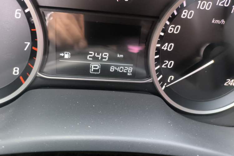 Used Nissan Sylphy 2016 1.6XV CVT Smart Enjoyment Version Odometer Close Up