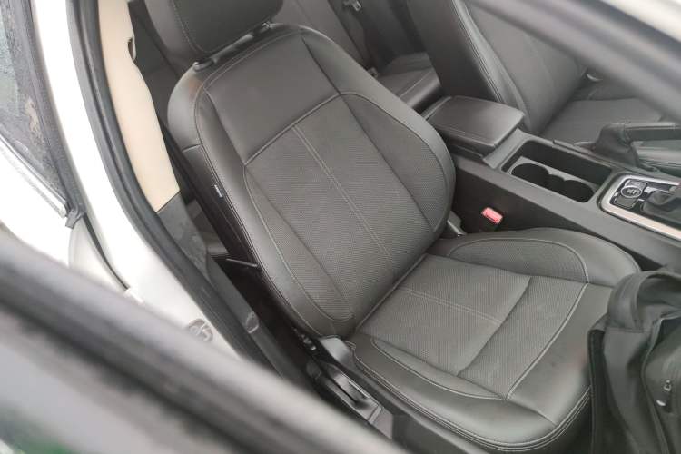 Used Qoros 3 2014 Sedan 1.6L Automatic Zhiyue Model Right Front Seat