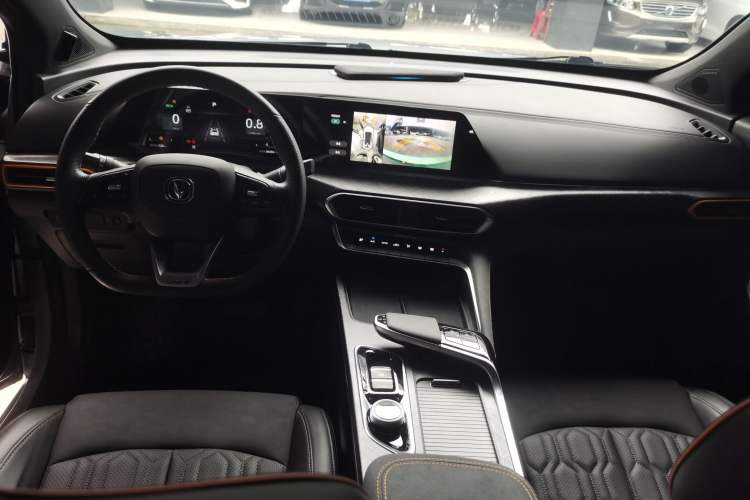 Used CHANGAN UNI-T 2022 1.5T Prestige Version Center Console