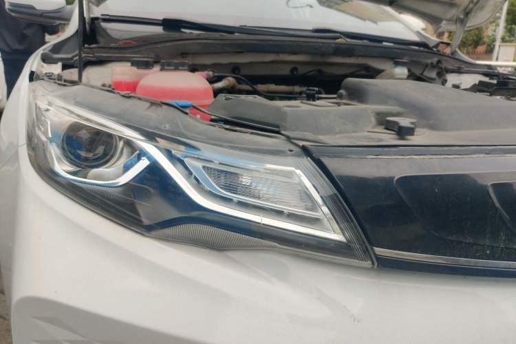 Used Geely Auto Emgrand New Energy 2022 EV Pro Ride-Hailing Version Ternary Lithium Right Front Headlight