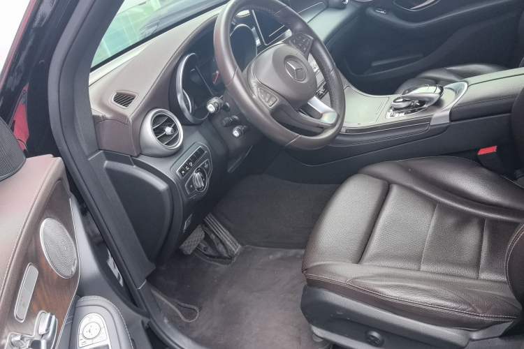 Used Mercedes-Benz GLC 2016 GLC 300 4MATIC Dynamic Model