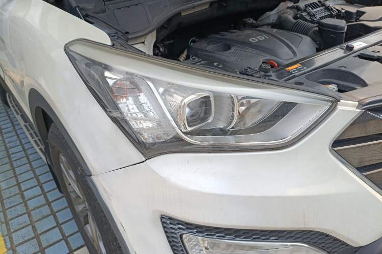 Used Hyundai Santa Fe 2013 Revised Version 2.4L Automatic All-Wheel Drive Smart Type Right Front Headlight
