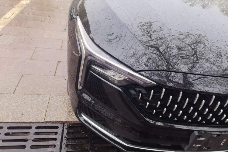 Used Bestune B70 2023 3rd Generation 1.5T Automatic Enjoyment Version 70th Anniversary Edition Right Front Headlight