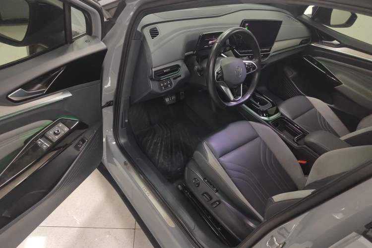 Used Volkswagen ID.4 CROZZ 2022 Long-Range Lite PRO Edition Driver Seat
