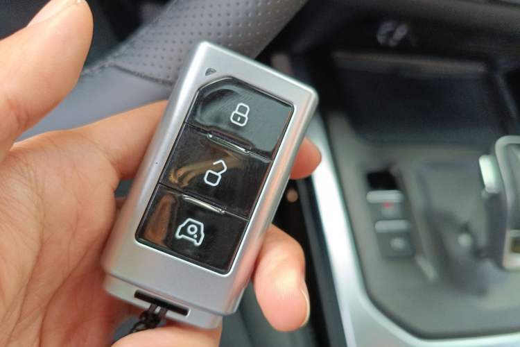 Used 212 T01 2025 2.0T Changfeng