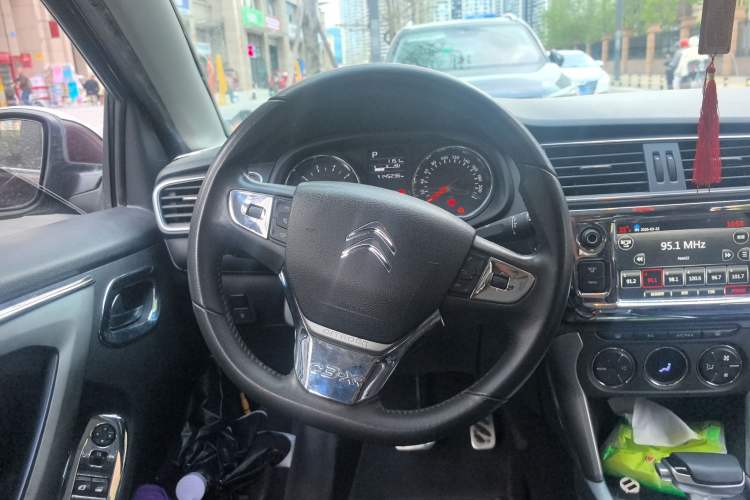 Used Citroen C3-XR 2015 1.6THP Automatic Pioneer Model Steering Wheel