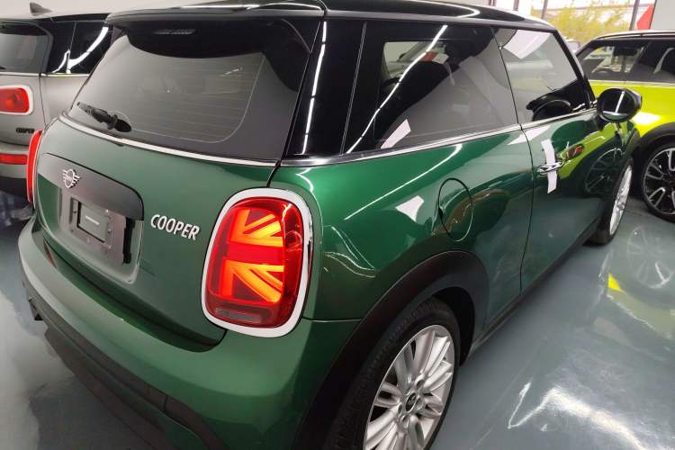 Used MINI 2022 1.5T COOPER Classic Edition