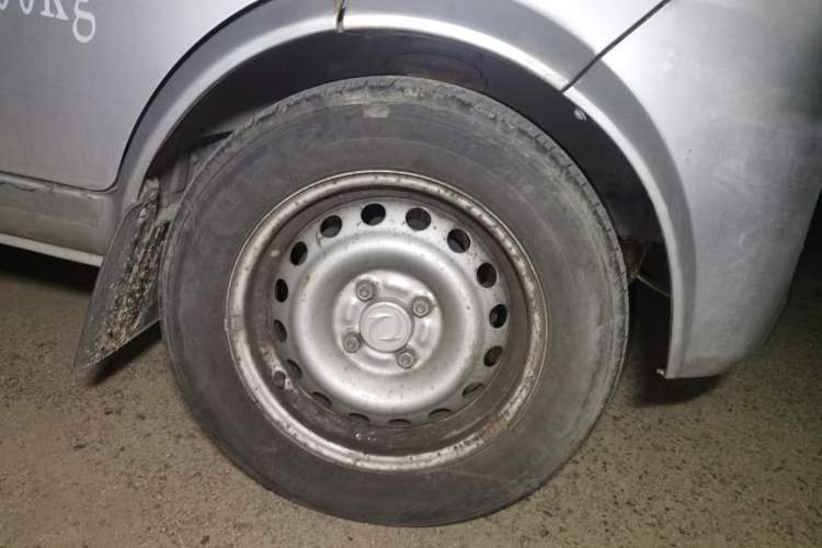 Used Dongfeng Xiaokang K05S 2019 1.2L Practical Version China VI Standard DK12 Right Front Wheel Hub