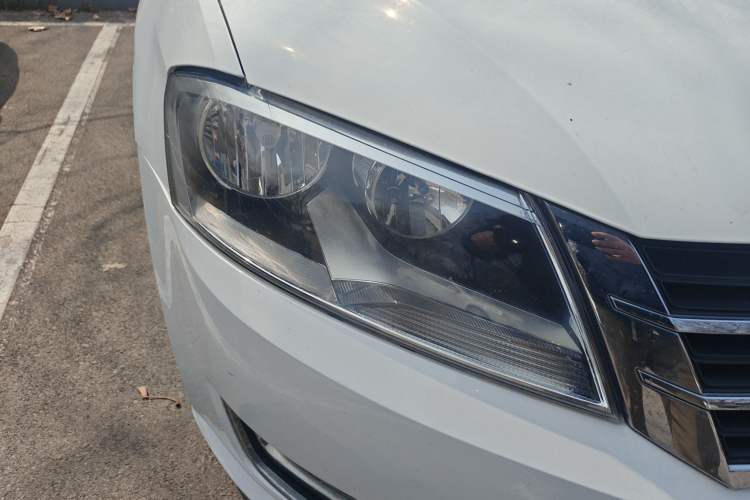 Used Volkswagen Lavida 2013 Restyled Classic 1.6L Automatic Comfort Edition Right Front Headlight